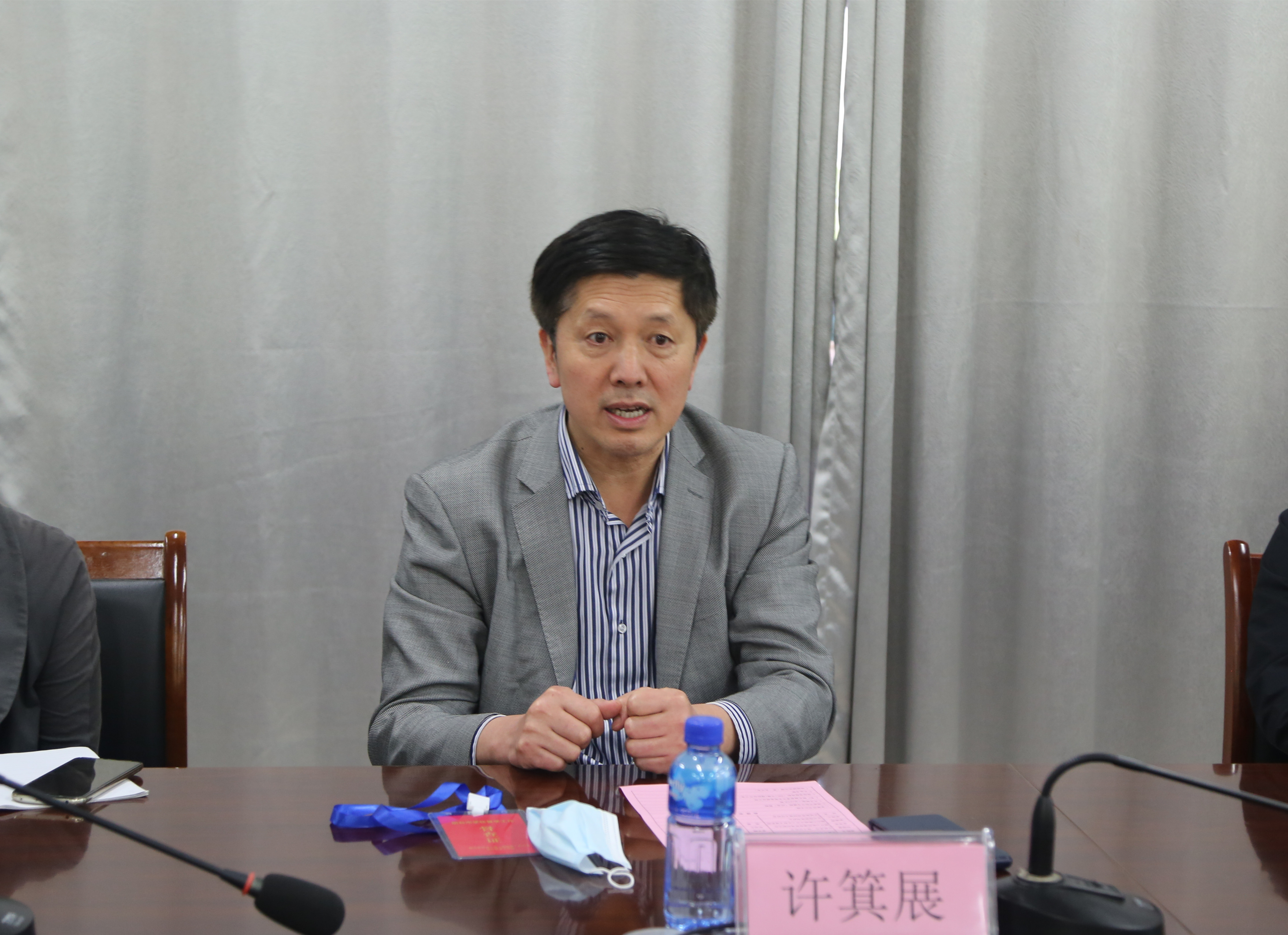 烟台市教育局许箕展副局长发表讲话